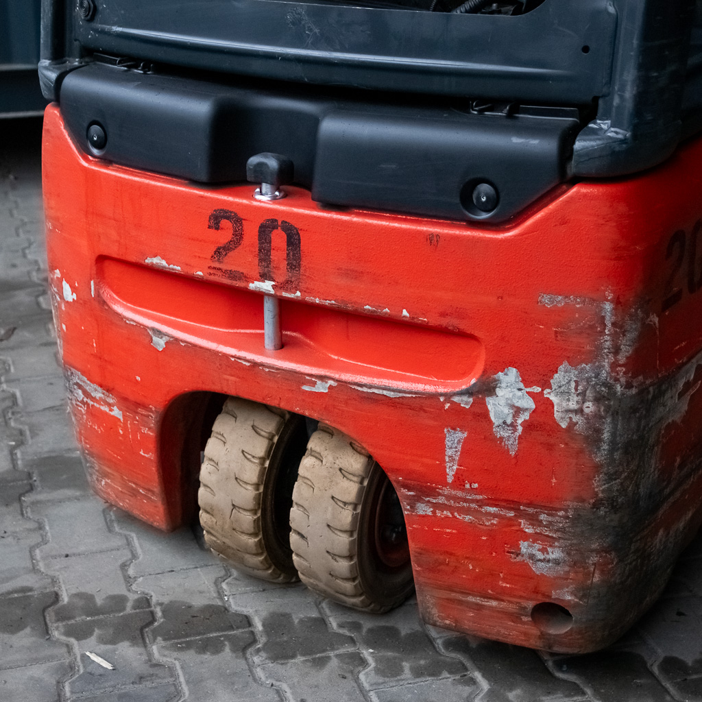 wózek widłowy, wózek elektryczny, sprzęt magazynowy, wózek do magazynu, podnośnik widłowy