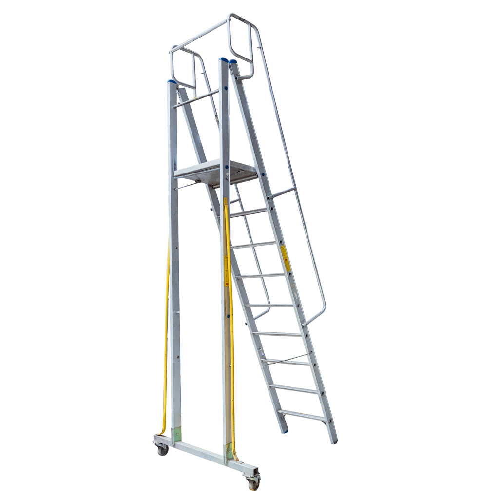 drabina platformowa aluminiowa, drabina z barierkami, drabina robocza przemysłowa, drabina aluminiowa do magazynu, drabina z platformą roboczą, drabina przejezdna z kołami, drabina z poręczami