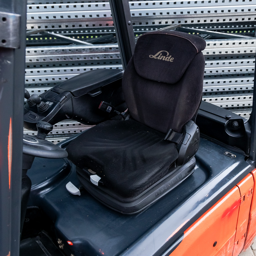 wózek widłowy, elektryczny wózek widłowy, wózek do magazynu, wózek widłowy przesuw boczny, wózek widłowy bez kabiny, wózek widłowy wysokiego składowania, kompaktowy wózek widłowy, magazynowy sprzęt transportowy