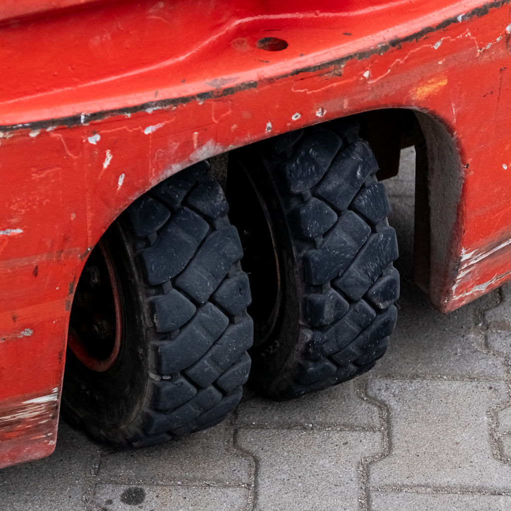 wózek widłowy, elektryczny wózek widłowy, wózek do magazynu, wózek widłowy przesuw boczny, wózek widłowy bez kabiny, wózek widłowy wysokiego składowania, kompaktowy wózek widłowy, magazynowy sprzęt transportowy