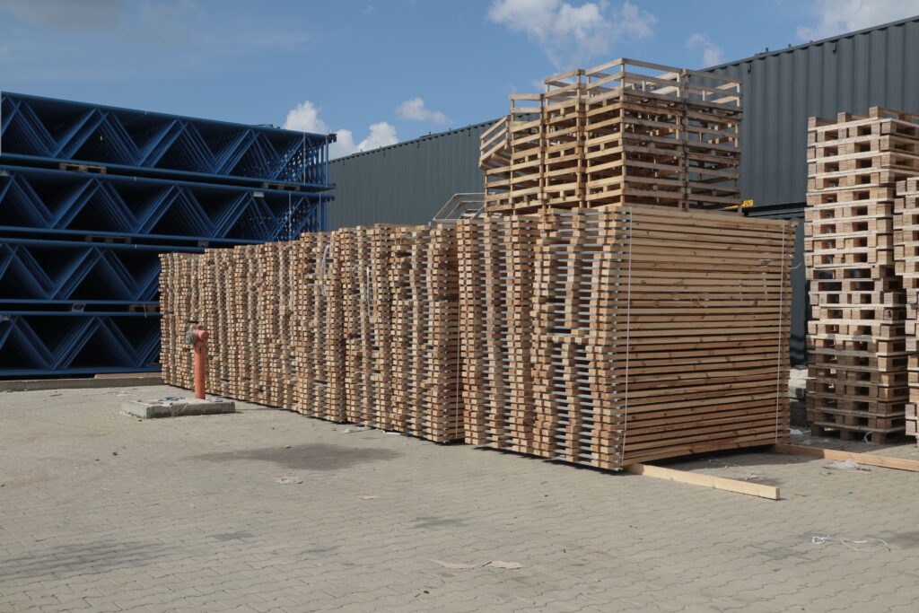 kantówka, kantówka strugana, drewno sosnowe do konstrukcji, krawędziak, legar drewniany, drewno suszone strugane, kantówka do budowy, drewno na stelaże, kantówka do skrzyni