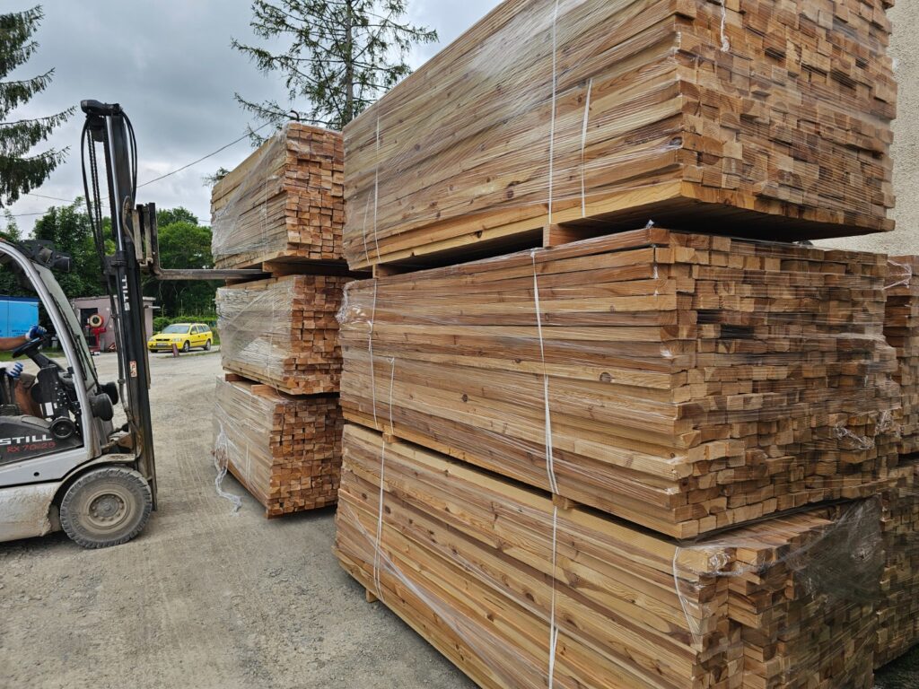 kantówka, kantówka strugana, drewno sosnowe do konstrukcji, krawędziak, legar drewniany, drewno suszone strugane, kantówka do budowy, drewno na stelaże, kantówka do skrzyni