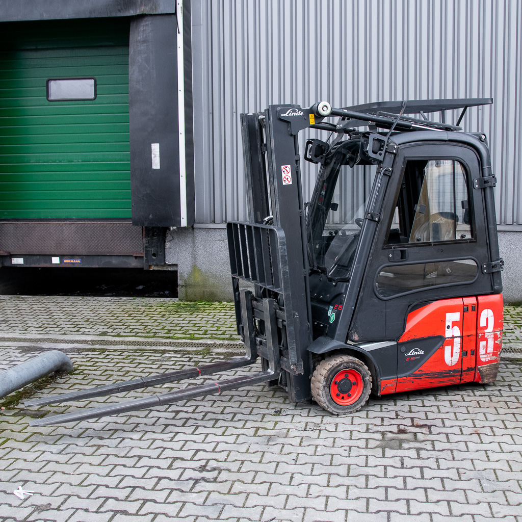 wózek widłowy, elektryczny wózek widłowy, wózek do magazynu, wózek widłowy przesuw boczny, wózek widłowy bez kabiny, wózek widłowy wysokiego składowania, kompaktowy wózek widłowy, magazynowy sprzęt transportowy