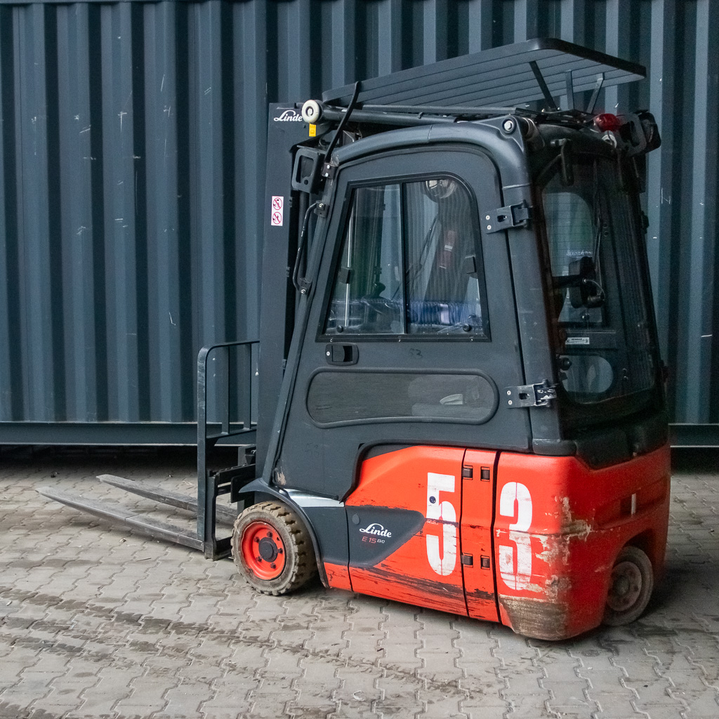 wózek widłowy, elektryczny wózek widłowy, wózek do magazynu, wózek widłowy przesuw boczny, wózek widłowy bez kabiny, wózek widłowy wysokiego składowania, kompaktowy wózek widłowy, magazynowy sprzęt transportowy