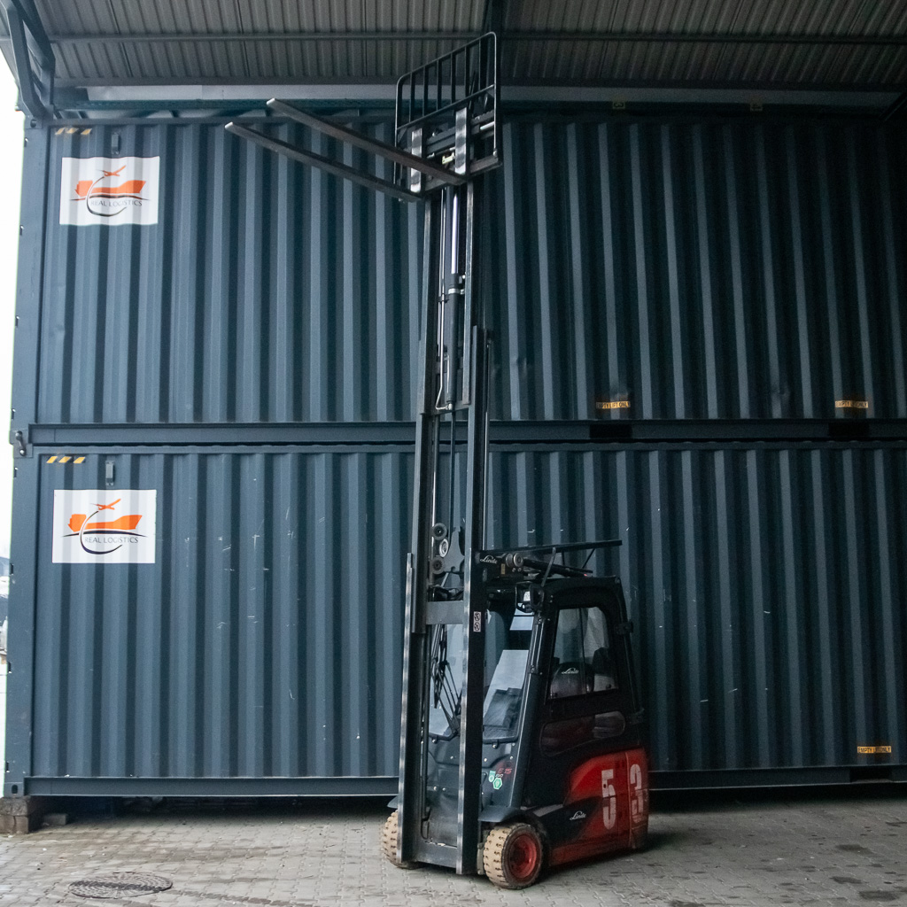 wózek widłowy, elektryczny wózek widłowy, wózek do magazynu, wózek widłowy przesuw boczny, wózek widłowy bez kabiny, wózek widłowy wysokiego składowania, kompaktowy wózek widłowy, magazynowy sprzęt transportowy