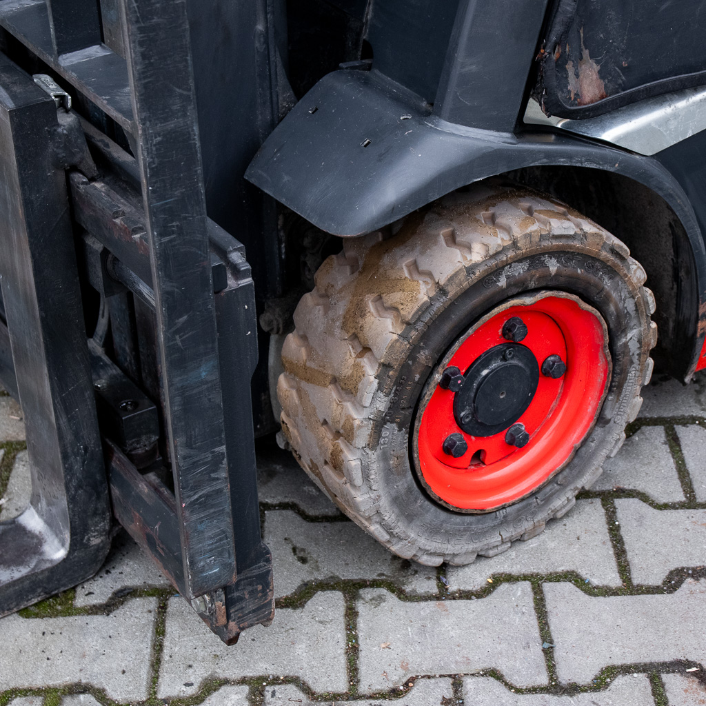 wózek widłowy, elektryczny wózek widłowy, wózek do magazynu, wózek widłowy przesuw boczny, wózek widłowy bez kabiny, wózek widłowy wysokiego składowania, kompaktowy wózek widłowy, magazynowy sprzęt transportowy