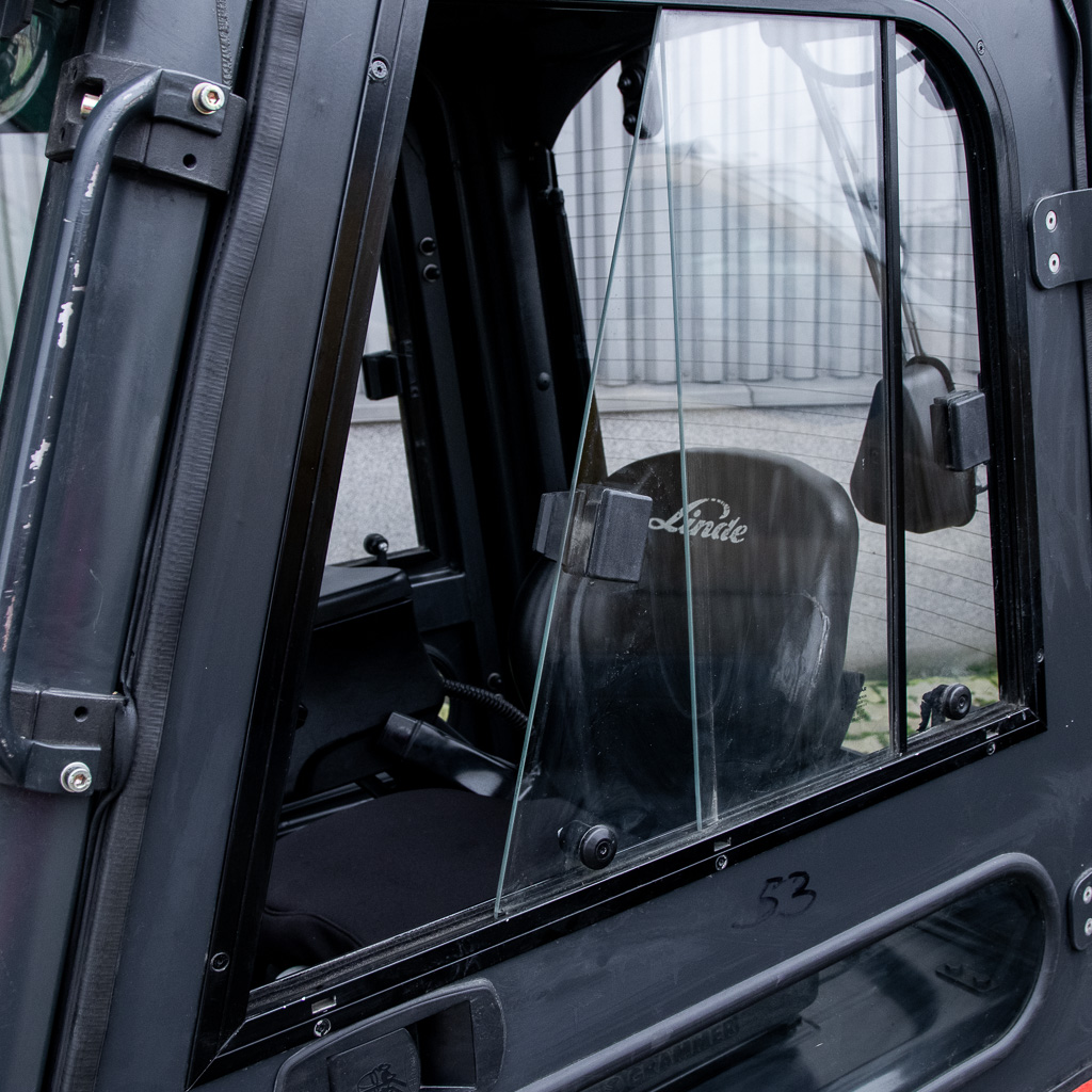 wózek widłowy, elektryczny wózek widłowy, wózek do magazynu, wózek widłowy przesuw boczny, wózek widłowy bez kabiny, wózek widłowy wysokiego składowania, kompaktowy wózek widłowy, magazynowy sprzęt transportowy