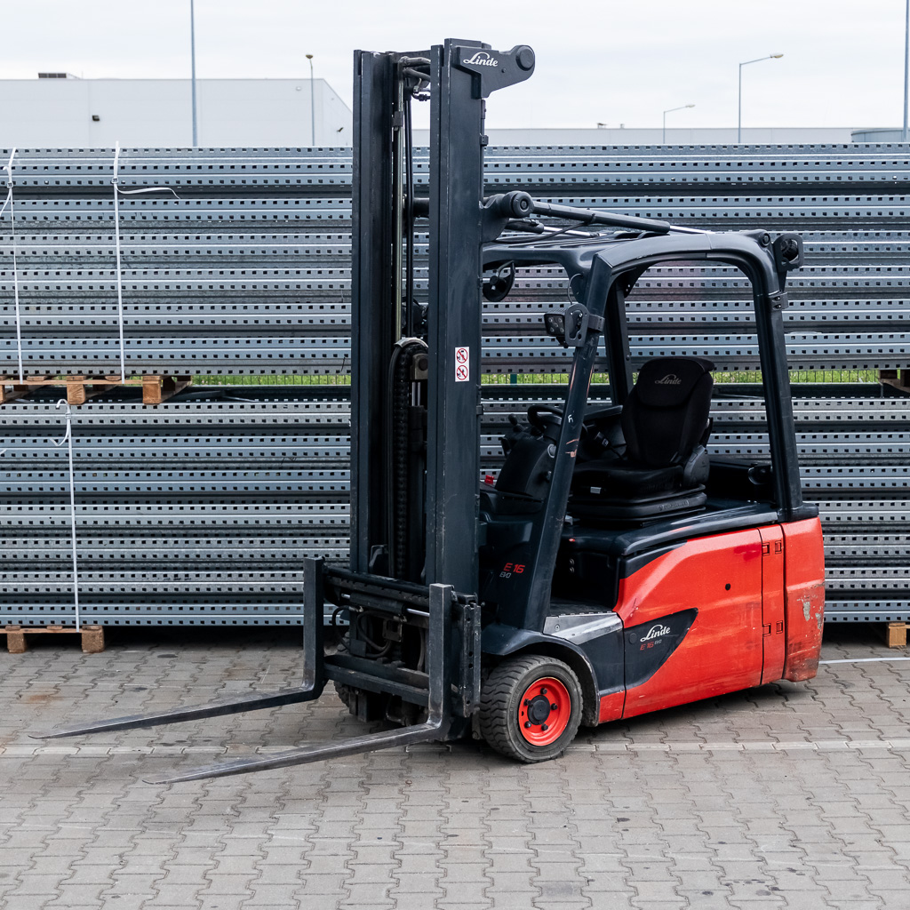 wózek widłowy, elektryczny wózek widłowy, wózek do magazynu, wózek widłowy przesuw boczny, wózek widłowy bez kabiny, wózek widłowy wysokiego składowania, kompaktowy wózek widłowy, magazynowy sprzęt transportowy