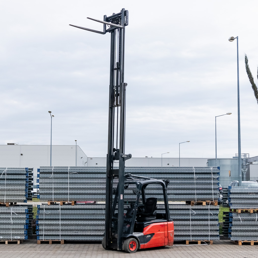 wózek widłowy, elektryczny wózek widłowy, wózek do magazynu, wózek widłowy przesuw boczny, wózek widłowy bez kabiny, wózek widłowy wysokiego składowania, kompaktowy wózek widłowy, magazynowy sprzęt transportowy