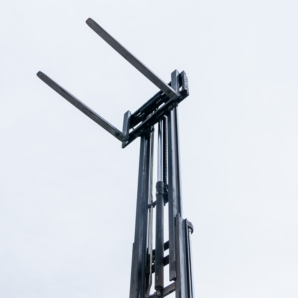 wózek widłowy, elektryczny wózek widłowy, wózek do magazynu, wózek widłowy przesuw boczny, wózek widłowy bez kabiny, wózek widłowy wysokiego składowania, kompaktowy wózek widłowy, magazynowy sprzęt transportowy