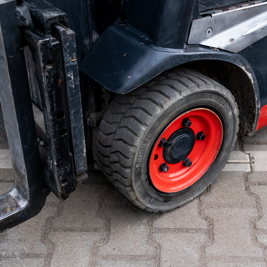 wózek widłowy, elektryczny wózek widłowy, wózek do magazynu, wózek widłowy przesuw boczny, wózek widłowy bez kabiny, wózek widłowy wysokiego składowania, kompaktowy wózek widłowy, magazynowy sprzęt transportowy