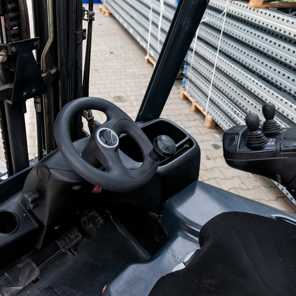 wózek widłowy, elektryczny wózek widłowy, wózek do magazynu, wózek widłowy przesuw boczny, wózek widłowy bez kabiny, wózek widłowy wysokiego składowania, kompaktowy wózek widłowy, magazynowy sprzęt transportowy