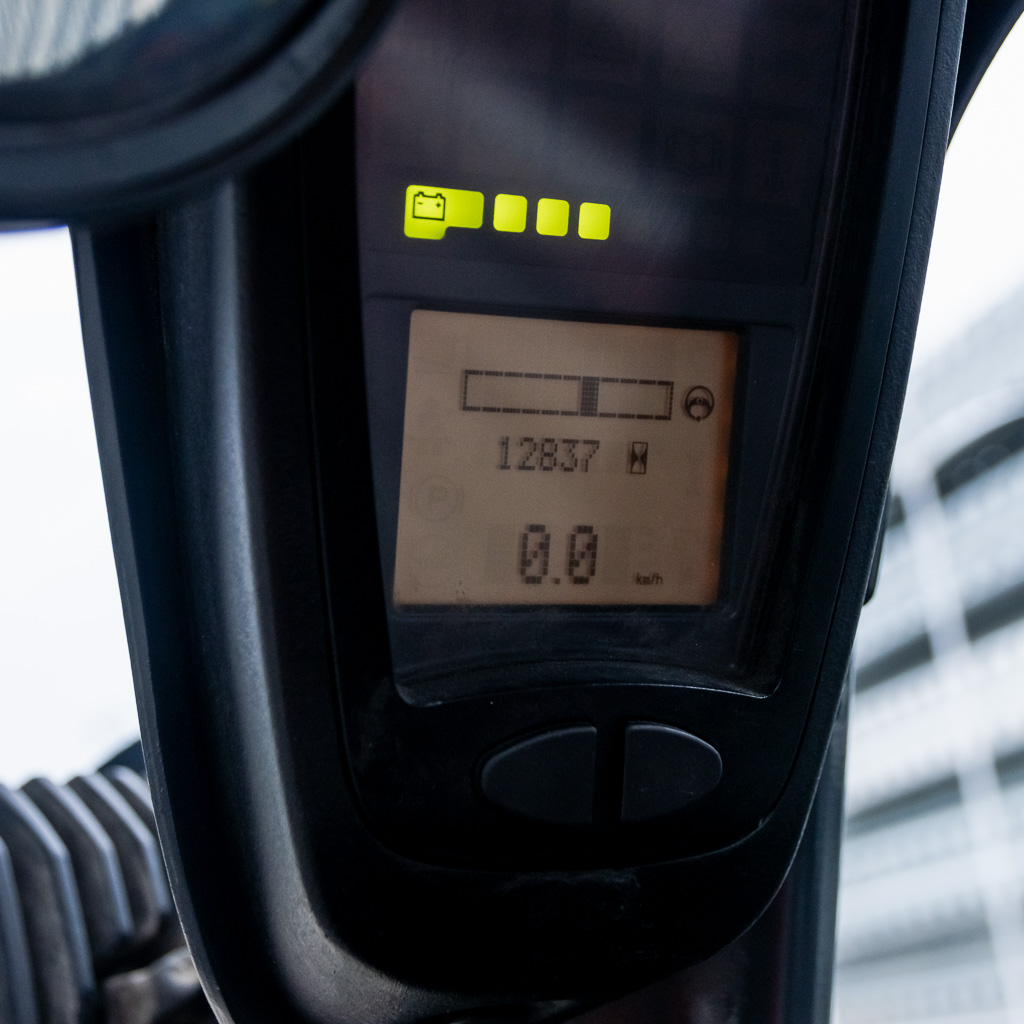 wózek widłowy, elektryczny wózek widłowy, wózek do magazynu, wózek widłowy przesuw boczny, wózek widłowy bez kabiny, wózek widłowy wysokiego składowania, kompaktowy wózek widłowy, magazynowy sprzęt transportowy