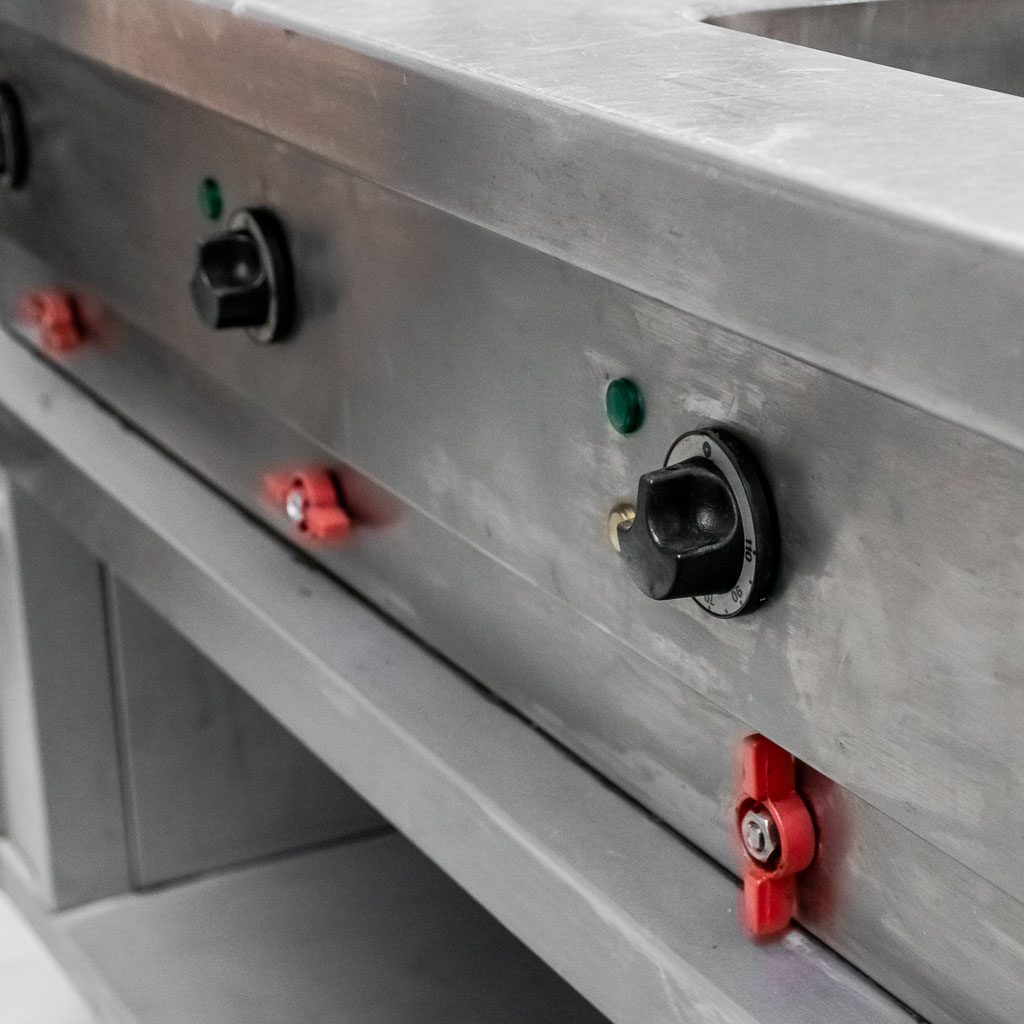 Bemar grzewczy z nadstawką DORA METAL SNT010 S-215 cm G-75 cm H-120 cm 4xGN