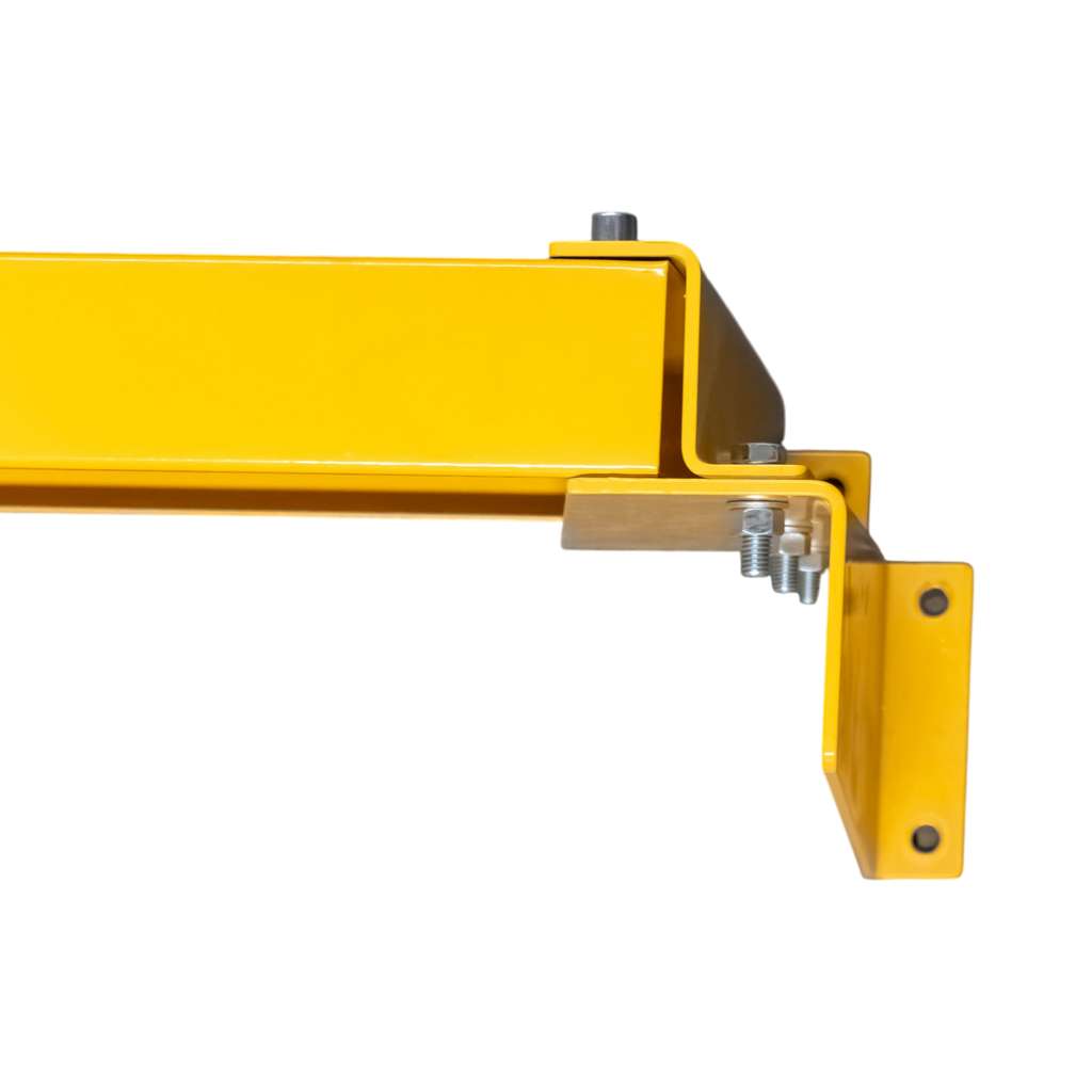 odbojnica czołowa regału, osłona regału paletowego, odbojnica stalowa, ochrona skrajnych ram regałowych, odbojnice magazynowe, zabezpieczenie regałów przed wózkami, stalowa belka ochronna, regał paletowy zabezpieczenie, odbojnik do magazynu