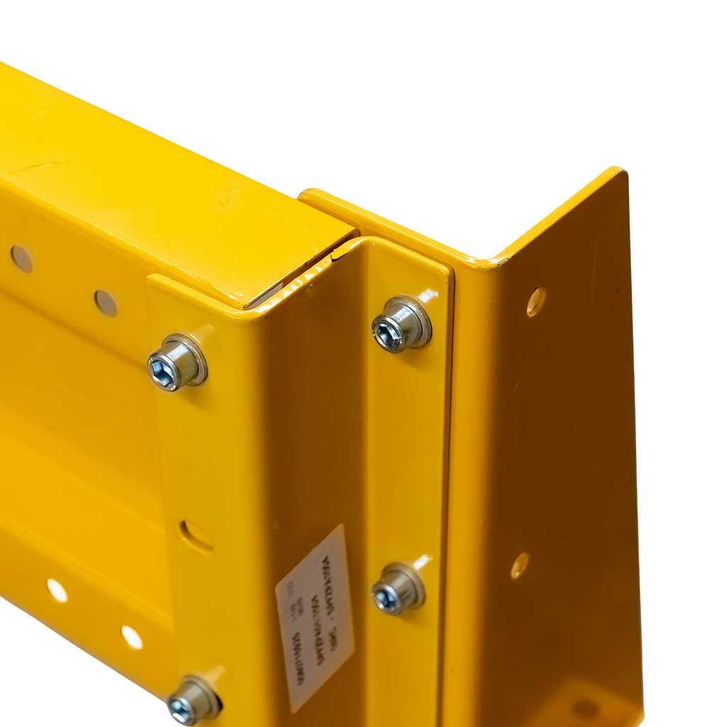 odbojnica czołowa regału, osłona regału paletowego, odbojnica stalowa, ochrona skrajnych ram regałowych, odbojnice magazynowe, zabezpieczenie regałów przed wózkami, stalowa belka ochronna, regał paletowy zabezpieczenie, odbojnik do magazynu