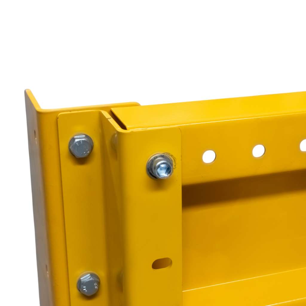 odbojnica czołowa regału, osłona regału paletowego, odbojnica stalowa, ochrona skrajnych ram regałowych, odbojnice magazynowe, zabezpieczenie regałów przed wózkami, stalowa belka ochronna, regał paletowy zabezpieczenie, odbojnik do magazynu