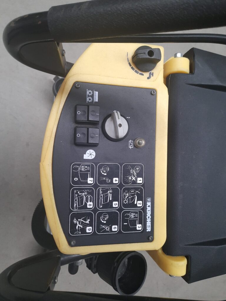 szorowarka myjka do podłóg KARCHER BD 530