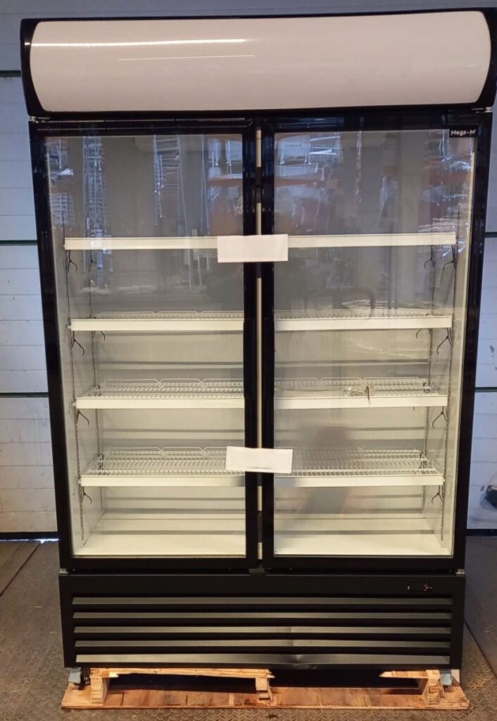 witryna chłodnicza na napoje RICO i133, witryna ekspozycyjna