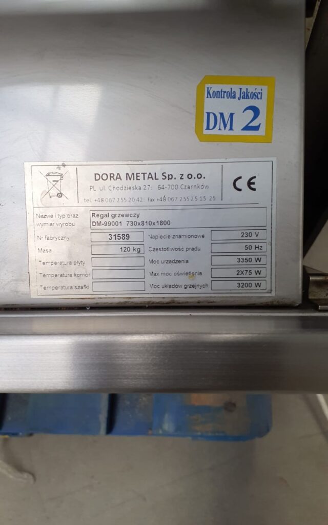 Witryna regał grzewczy przelotowy Dora Metal tabliczka znamionowa