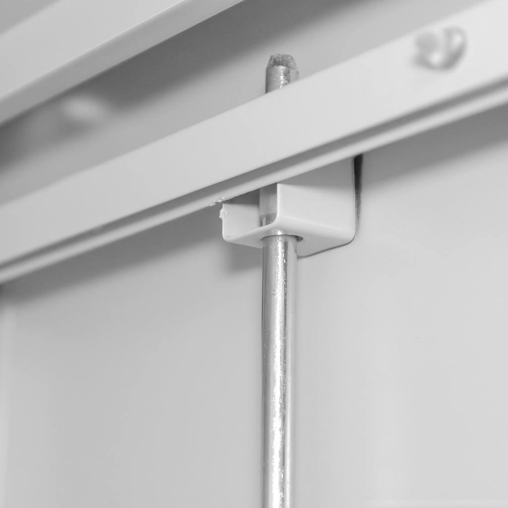 szafa narzędziowa metalowa, szafa warsztatowa, szafa metalowa na narzędzia, szafa do warsztatu, szafa stalowa z zamkiem, szafa z półkami regulowanymi, meble warsztatowe metalowe, wyposażenie warsztatu