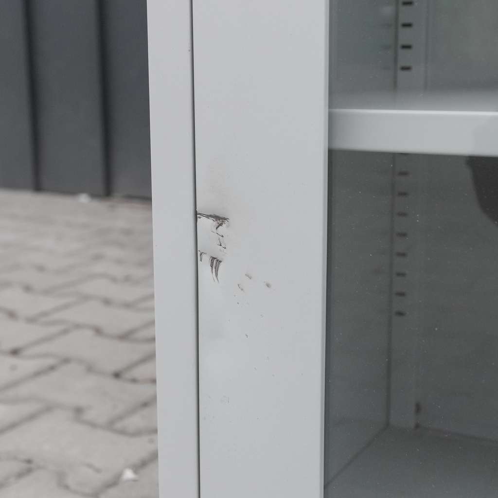 szafa biurowa metalowa, szafa na akta, szafa metalowa, szafa aktowa z sejfem, szafa biurowa na dokumenty, szafa z szufladami, szafa na segregatory, szafa metalowa zamykana na klucz, meble biurowe