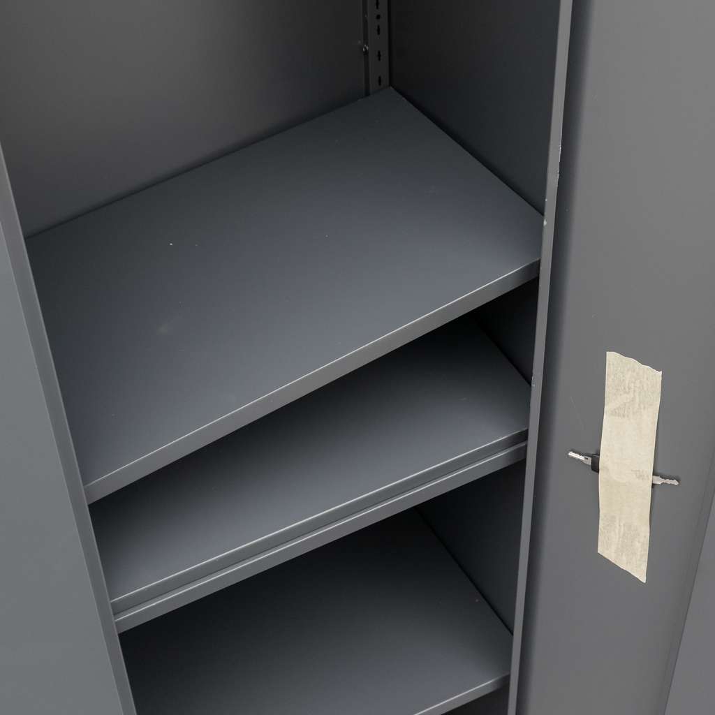 szafa biurowa metalowa, szafa metalowa na dokumenty, szafa aktowa metalowa, szafa na segregatory, szafa metalowa, szafa biurowa, szafa do biura, szafa do archiwum, szafa zamykana na klucz, wyposażenie biura
