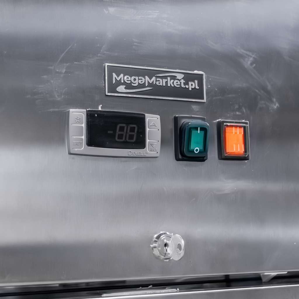 szafa mroźnicza zapleczowa, szafa mroźnicza, zamrażarka gastronomiczna, szafa zamrażalnicza, szafa mroźnicza nierdzewna, profesjonalna szafa mroźnicza, szafa mroźnicza do gastronomii, zamrażarka ze stali nierdzewnej, szafa mroźnicza z agregatem wewnętrznym, szafa mroźnicza z automatycznym odszranianiem, urządzenia mroźnicze