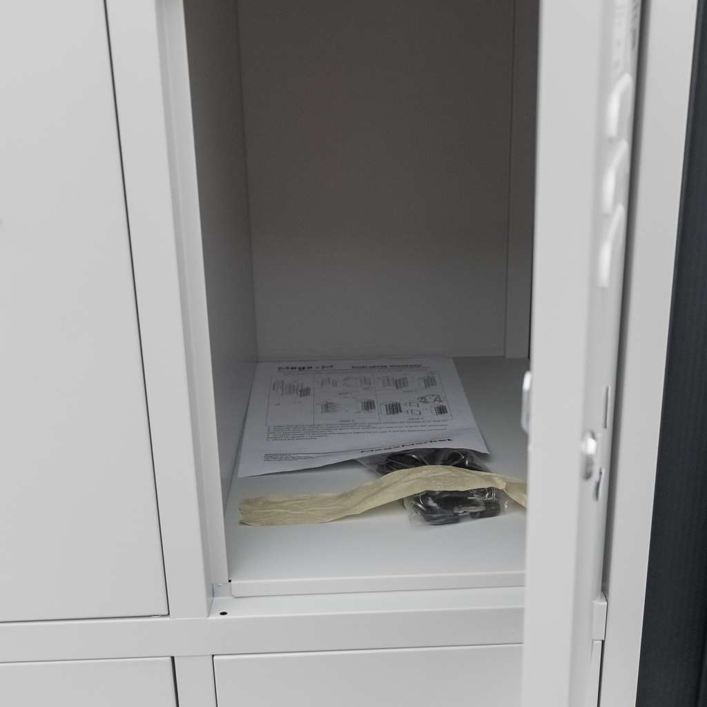 szafa skrytkowa BHP, szafka skrytkowa metalowa, szafa socjalna 12 skrytek, szafka depozytowa, szafa BHP, szafka szkolna metalowa, szafka do szatni, metalowa szafa skrytkowa, szafa pracownicza, szafa socjalna metalowa