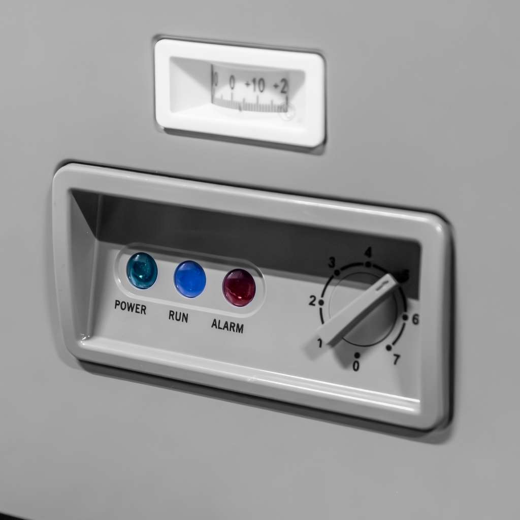 zamrażarka skrzyniowa, zamrażarka gastronomiczna, zamrażarka, zamrażarka z uchylną pokrywą, zamrażarka do gastronomii, urządzenie mroźnicze, skrzynia mroźnicza, profesjonalna zamrażarka skrzyniowa, wyposażenie gastronomii, urządzenia mroźnicze