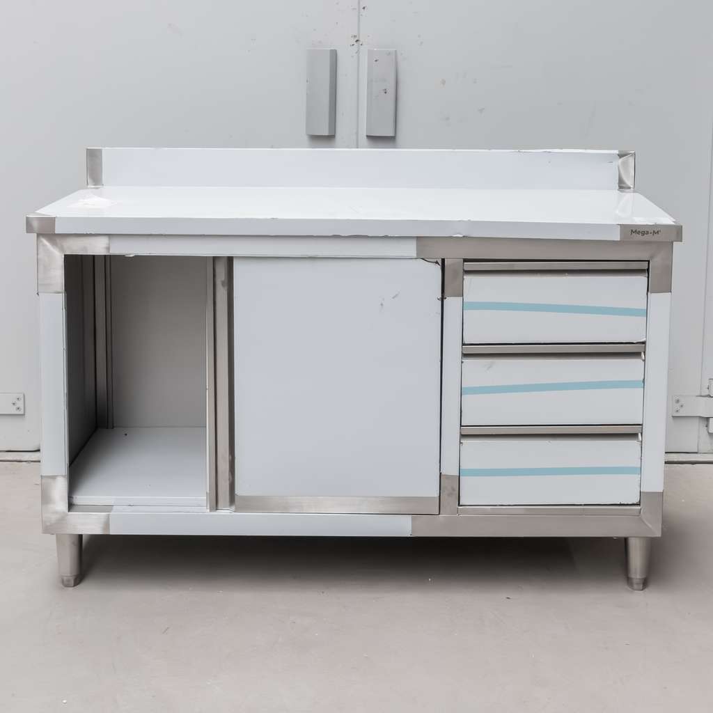 stół gastronomiczny nierdzewny, stół gastronomiczny przyścienny, stół roboczy ze stali nierdzewnej, stół gastronomiczny z półkami, stół nierdzewny do gastronomii, stół roboczy gastronomiczny, stół do restauracji, meble gastronomiczne ze stali nierdzewnej, stół z rantem tylnym, stół przyścienny nierdzewny, wyposażenie gastronomii