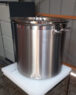 Garnek ze stali nierdzewnej AISI 443 wysoki z pokrywką Mega-M PRO 71L 45x45 cm POSERWISOWY
