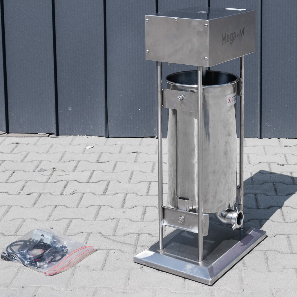 nadziewarka do kiełbas, nadziewarka elektryczna, kiełbasiarka elektryczna, urządzenie do produkcji kiełbas, sprzęt masarski, nadziewarka gastronomiczna, nadziewarka do farszu, wyposażenie masarni, wyposażenie gastronomii