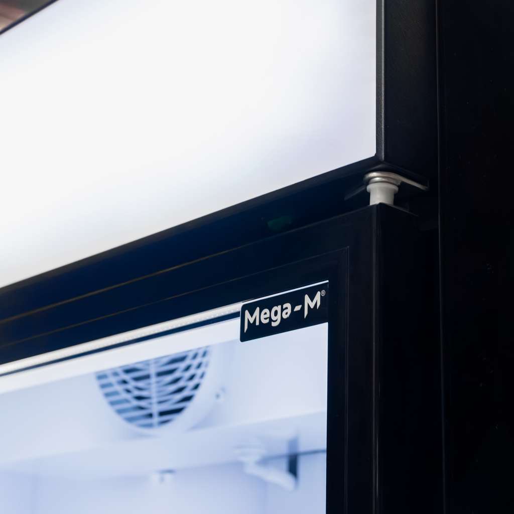 Witryna chłodnicza na napoje Mega-M RICO 2 i112, witryna ekspozycyjna do sklepu i gastronomii